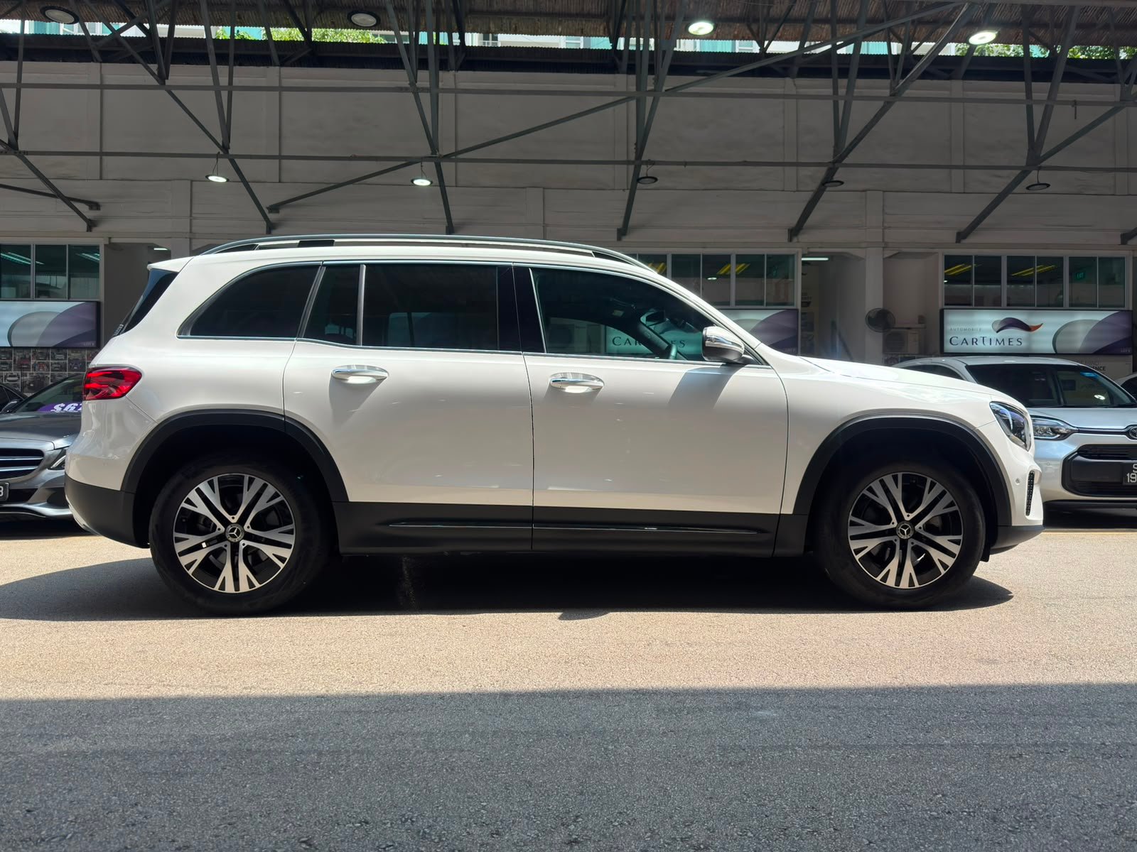 Mercedes-Benz GLB180 Progressive Line photo 4